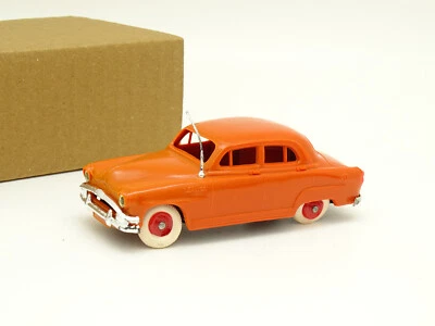 Norev Plastic SB 1/43 - Simca 9 Aronde Orange - Image 1 of 3