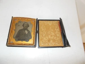 Antique Ambrotype In Full Case Of Gentleman - Picture 1 of 2