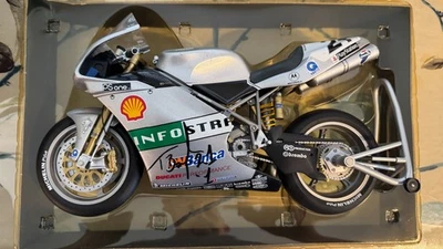 MINICHAMPS 1/6 Ducati WSB Imola  Bayliss 2001-WORLD CHAMPION-062011221-SIGNED - Image 1 of 4