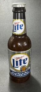Miller Lite Sammlerstück große Kunststoff 64 Unzen Flasche Coin Bank abnehmbare Kappe 14" - Bild 1 von 14