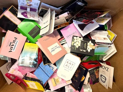 Lote de 10 frascos de muestras de perfumes de mujer de diseño de alta gama paquete de aroma aleatorio NUEVO Foto 1 de 4