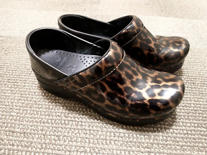 Dansko Brown Leopard Print Professional Comfort Shoes Clogs Size EU 36/US 5.5-6