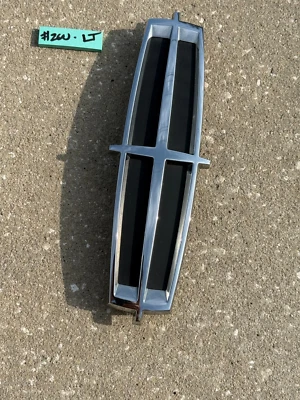 Camioneta Lincoln Mark LT 2006-2008 emblema de parrilla delantera OEM #200 Foto 1 de 4