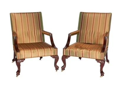 ПАРА ОТКРЫТЫХ КРЕСЕЛ В СТИЛЕ BAKER CHIPPENDALE ИЗ ШЕЛКОВОЙ ТКАНИ CASTER - Изображение 1 из 4