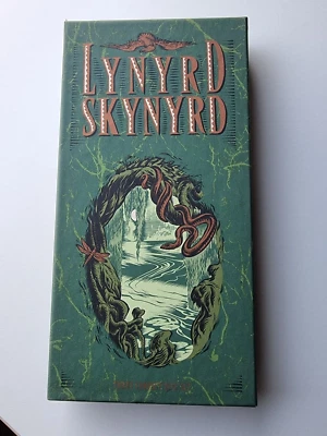 Selten: LYNYRD SKYNYRD The Definitive Lynyrd Skynyrd Collection 3 CD Box Set - Bild 1 von 4