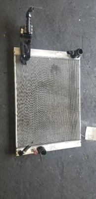 Radiador compatible con 08-10 BMW 528i 543692 Foto 1 de 4