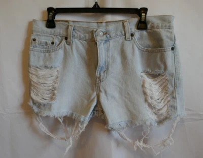 Pantalones Cortos Levi Strauss & Co 518 Denim Corte Envejecido Dobladillo Crudo Lavado Ligero Talla Med Foto 1 de 4