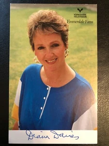 Tarjeta fotográfica autografiada de Diana Davies de Emmerdale Farm's Caroline Bates 21 - Imagen 1 de 2