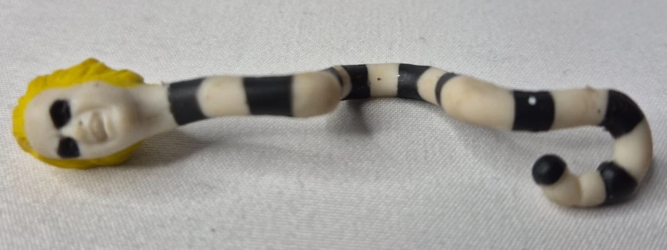 1989 Kenner Beetlejuice Part-Showtime Beetlejuice Rotten Rattler - Image 1 of 1