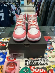 Größe 6,5 (GS) - Jordan 1 Mid Valentinstag 2023 - Bild 1 von 6