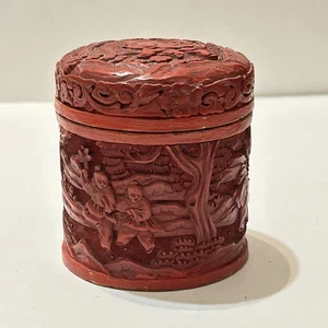 Antique Chinese Cinnabar Carved Wood Round Box with Lid Qing Dynasty Red Lacquer - Picture 1 of 10