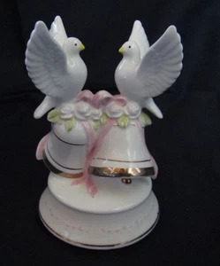 NORCREST PORZELLAN TAUBE HAPPY ANNIEVERSAY SPIELUHR FUNKTIONIERT SUPER - Bild 1 von 6