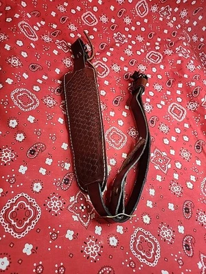 VINTAGE TOOLED WEAVE SHEEP BACKED WHITE STITCHED LEATHER RIFLE SLING W/ SWIVELS  - Image 1 of 4