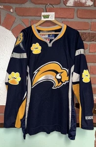 Vintage NHL Buffalo Sabres Slug 06-07 Navy Blue SABRETOOTH JERSEY Size Large - Bild 1 von 8
