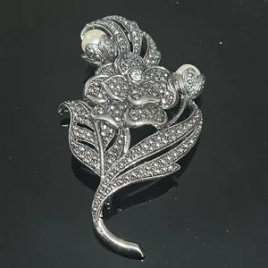 Broche prendedor flor vintage KJL para Avon IMPRESIONES ANTIGUAS imitación marcasita perla - Imagen 1 de 5