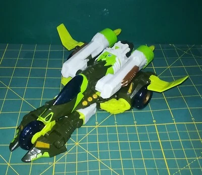 Transformers Crumplezone Cybertron TAKARA Hasbro - Immagine 1 di 4