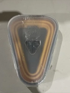 New Collapsab,e Triangle Food Container With Locking Lid - Bild 1 von 4