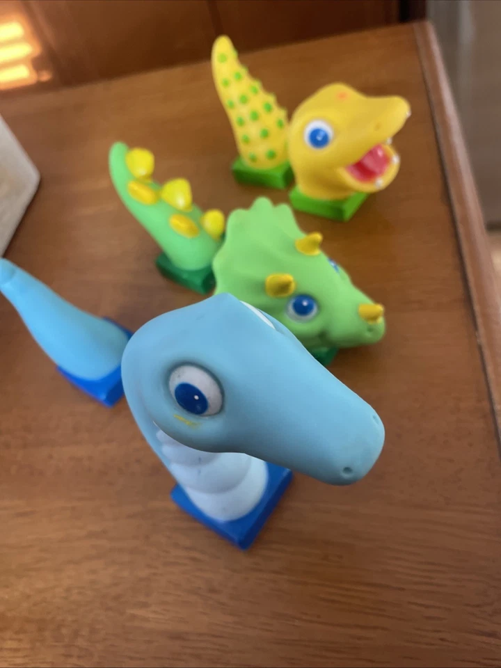 Vintage 1990's Tyco Deluxe Pre-School Super Blocks 6 Pc  3 Dinosaurs rare - Image 1 of 4