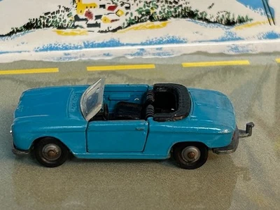 Miniature MAJORETTE - PEUGEOT 204C  - Echelle 1/65 - Cabriolet - Photo 1/4