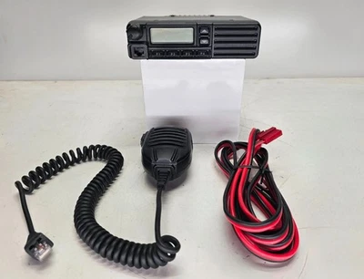 Vertex VX-2200-G6-45 VX2200 UHF 403-470 MHz 128 Ch 45W (Complete Kit) - Image 1 of 4