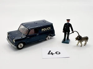 RARE VINTAGE CORGI TOYS # 448 AUSTIN MINI POLICE VAN DOG HANDLER & LEAD!!! 1964 - Picture 1 of 7