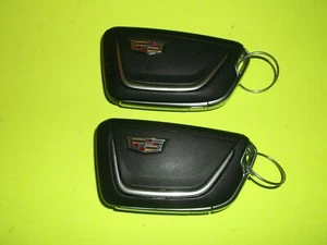 (2) OEM CADILLAC ESCALADE KEYLESS FOBS REMOTE 2021-2023 - Foto 1 di 2