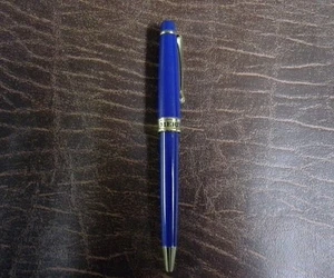 Merit Cigarettes Ballpoint Pen - Picture 1 of 2