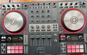 Native Instruments Traktor Kontrol S4 MK3 con Deck Saver e ID Trasferimento Testato - Foto 1 di 17