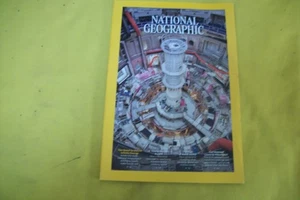 National Geographic - November 2025 - Sherpa Climber - Insect Eyes - +++ - MINT - Bild 1 von 8