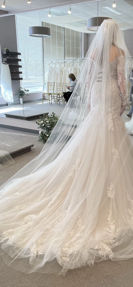 wedding dress size 10 preowned - Image 1 of 4