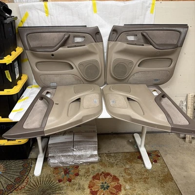Juego de 4 paneles de puertas delanteras y traseras Toyota Sequoia 2001 2002 2003 2004 beige OEM Foto 1 de 4