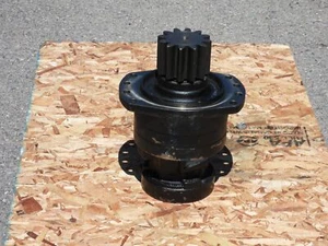 Poclain B49960D 23354 Hydraulic Swing Motor - Picture 1 of 5