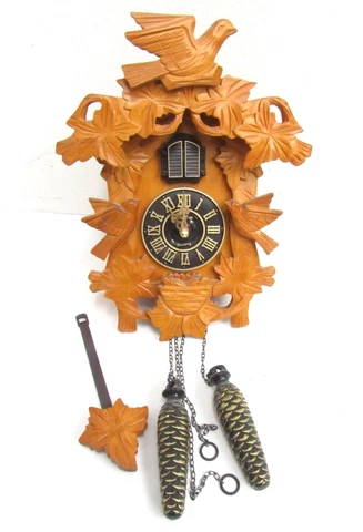 Vtg The Time Co. Light Brown Wooden Quartz Faux Cuckoo Clock For Parts/Repair Cover