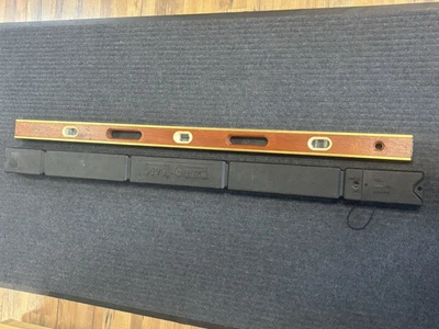 Johnson 48" Carpinteros Contratista Nivel, Modelo 548 Caoba y Latón Borde y Estuche Foto 1 de 4