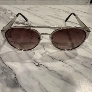 2024 Disney Parks Star Wars The Mandalorian Mudhorn Adult Sunglasses - Picture 1 of 5