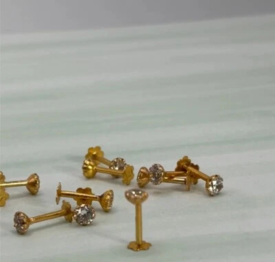 Hermoso pasador nariz oro real de 21 quilates. The White One todo agotado. Foto 1 de 4