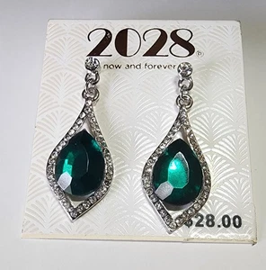 2028 silberfarbene grüne Kristall Träne Ohrhänger mit Strass Akzenten - Bild 1 von 3