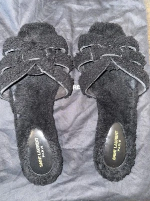 Sandalia plana Saint Laurent Tribute de piel de oveja para mujer talla 38,5 negra Foto 1 de 4