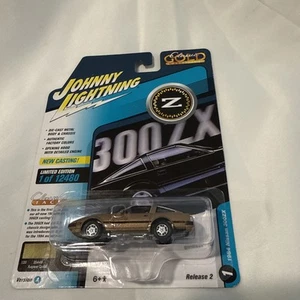 Johnny Lightning 1984 Nissan 300 ZX 1:64 veicolo pressofuso - marrone (JLSP243/24A) - Foto 1 di 3