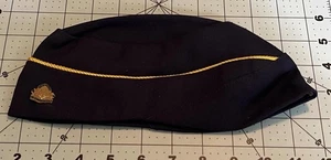 SOMBRERO Y ALFILER VINTAGE DEN MOTHER CUB SCOUT TALLA 21 BOY SCOUT (RO) - Imagen 1 de 1