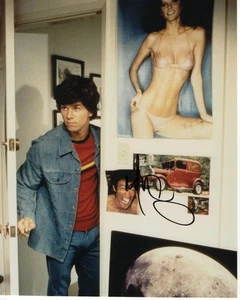MARK WAHLBERG SIGNED AUTOGRAPH 8X10 PHOTO - DIRK DIGGLER BOOGIE NIGHTS, MARKY - Picture 1 of 2