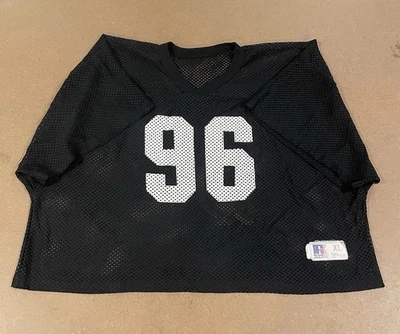 Camiseta atlética masculina vintage Russell XL preta cropped prática de futebol EUA 90s - Imagem 1 de 4