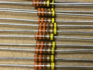 (10 PC) AB RCR07G331JS Resistencia Carb Comp 1/4W 330 OHM 5% Nivel S - Imagen 1 de 1