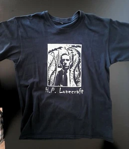 H.P. LOVECRAFT T-Shirt VINTAGE cthulhu yog sothoth shub niggurath necronomicon - Bild 1 von 2