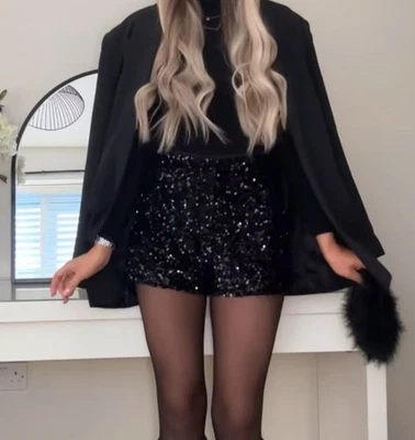 VESTIDO DE VESTIR KIMONO VERDE BRILLANTE FORRADO CON BOTONES DE GRAN TAMAÑO ZARA Foto 1 de 4