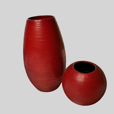 Juego de dos jarrones de cerámica envueltos en cuero rojo de 11,5" y 5" de alto Foto 1 de 4