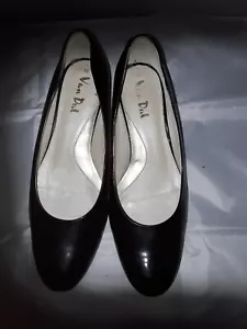 Black Patent Leather Court Shoe By Van Dal Size 7.5 EE - Picture 1 of 3