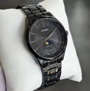 Casio MTP-M100B-1A Mondphase Voll Schwarz Ionenplattiert Analog Herren Modeuhr - Bild 1 von 6