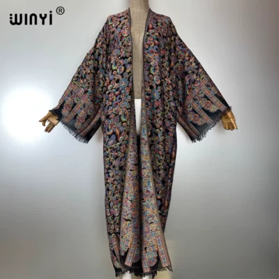 Invierno Mujeres Borla Pashmina Bordado Abrigo Largo Suelto Solapa Bata Mujer Gruesa con Foto 1 de 4