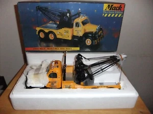 Camión grúa Mack 1997 1st Gear 1960 Heavy Duty escala 1/25 fundido a presión - Imagen 1 de 13